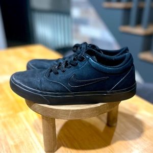 Nike SB Charge low Black Casual Skate Shoes. Men’s size 8.5